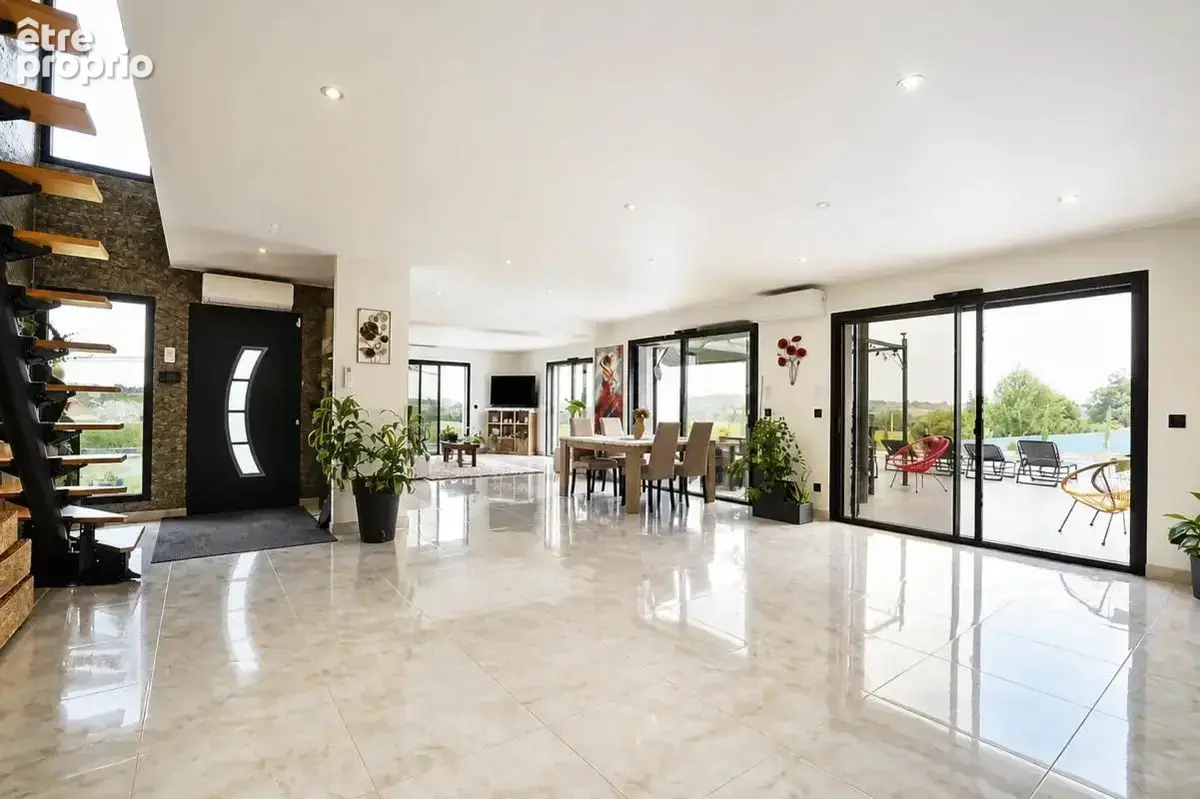 Maison de 8 pièces de 210 m² à Orthez - photo 2