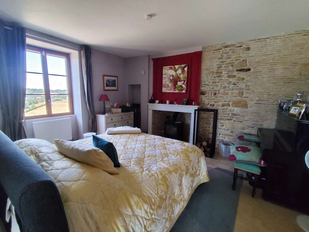 Maison à CHARROUX