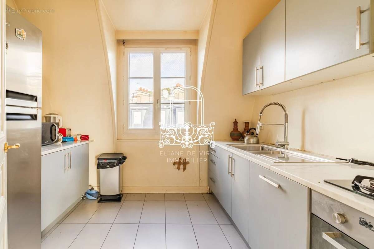 Appartement à PARIS-16E