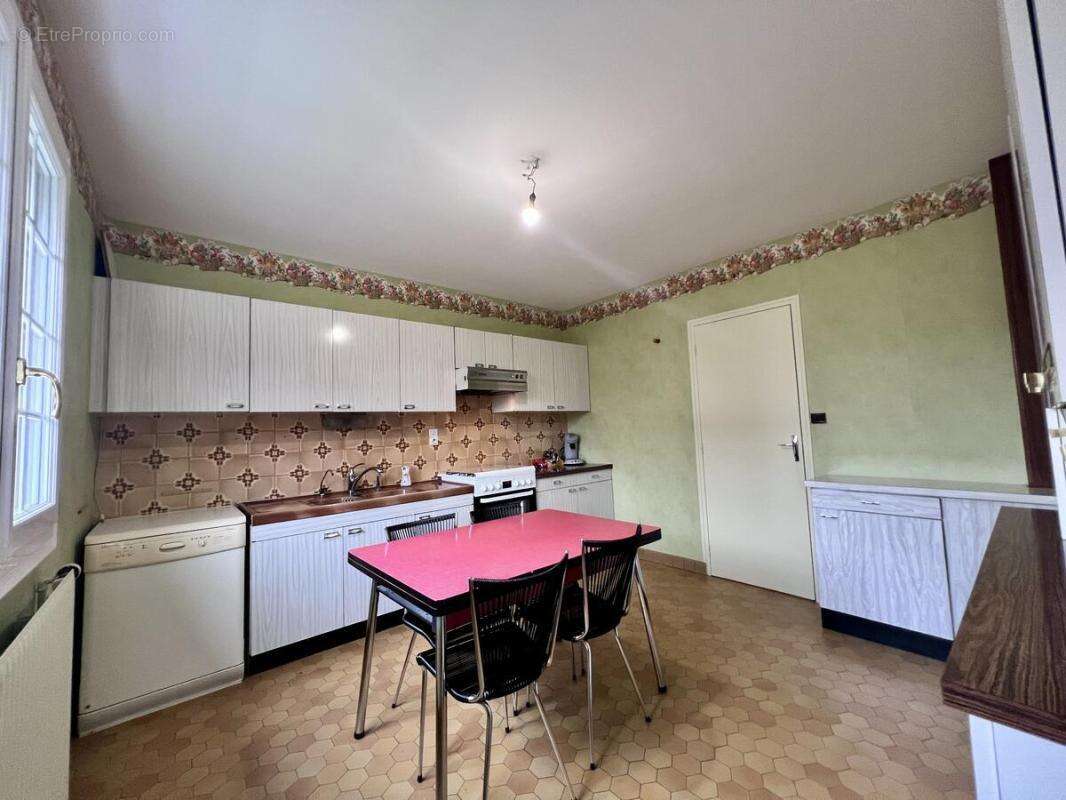 Maison à SAINT-JEAN-DE-BRAYE