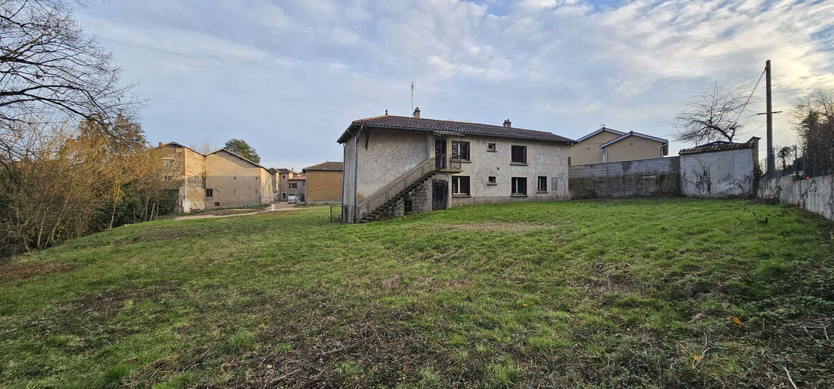 Maison à GUEREINS
