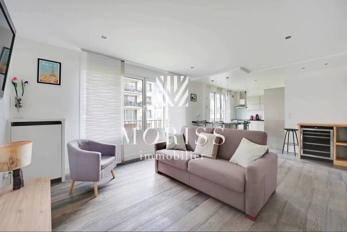 Appartement à PARIS-16E