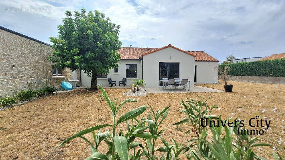 Maison 123 m² à Saint-Sebastien-Sur-Loire  - photo 6