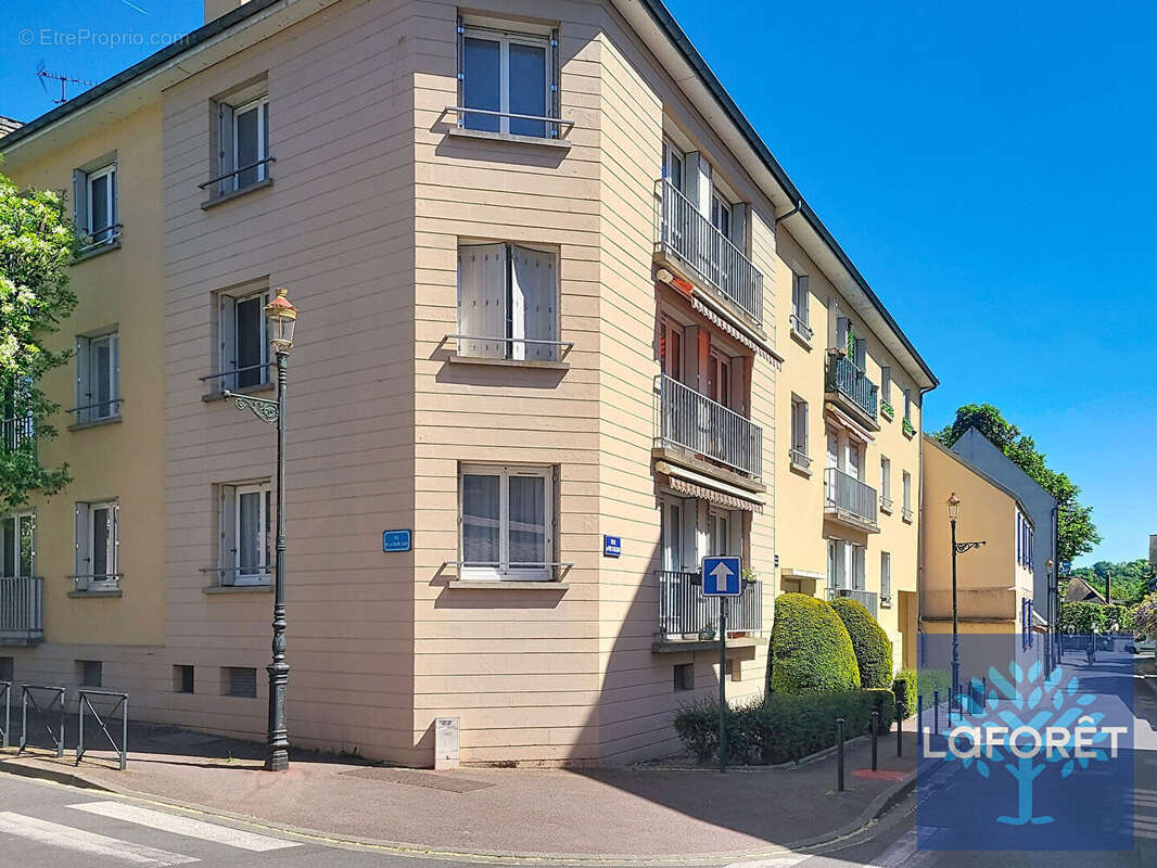 Appartement 3 pièces lumineux avec balcon, garage et cave en centre-ville de Étampes - photo 9