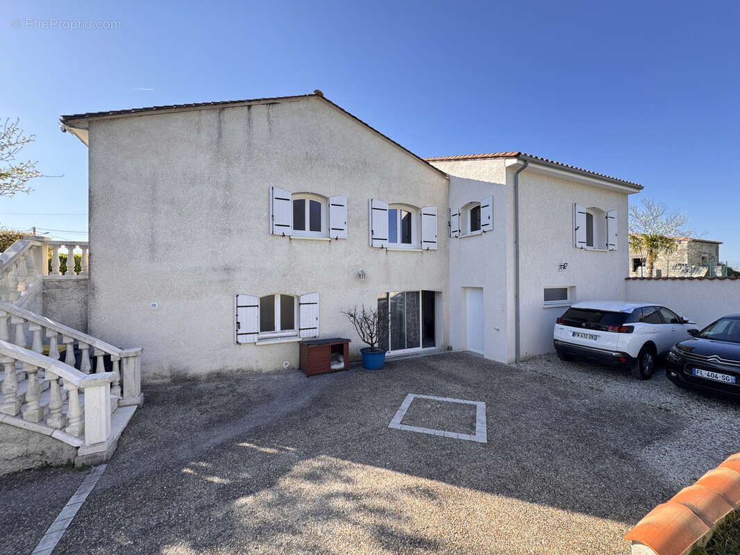 Maison à BARBEZIEUX-SAINT-HILAIRE