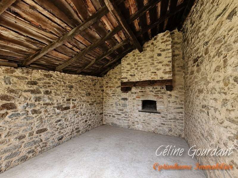 Maison à LINARDS