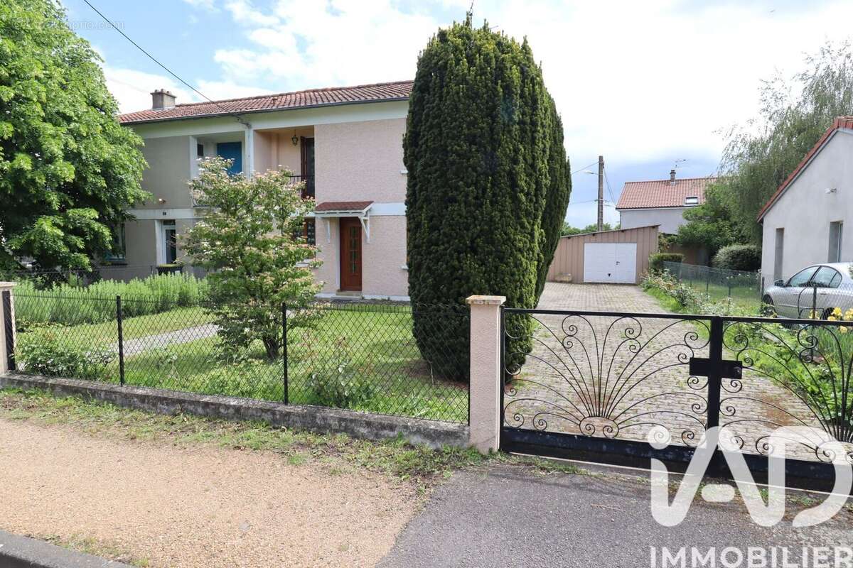 Photo 2 - Maison à SAINT-BEAUZIRE