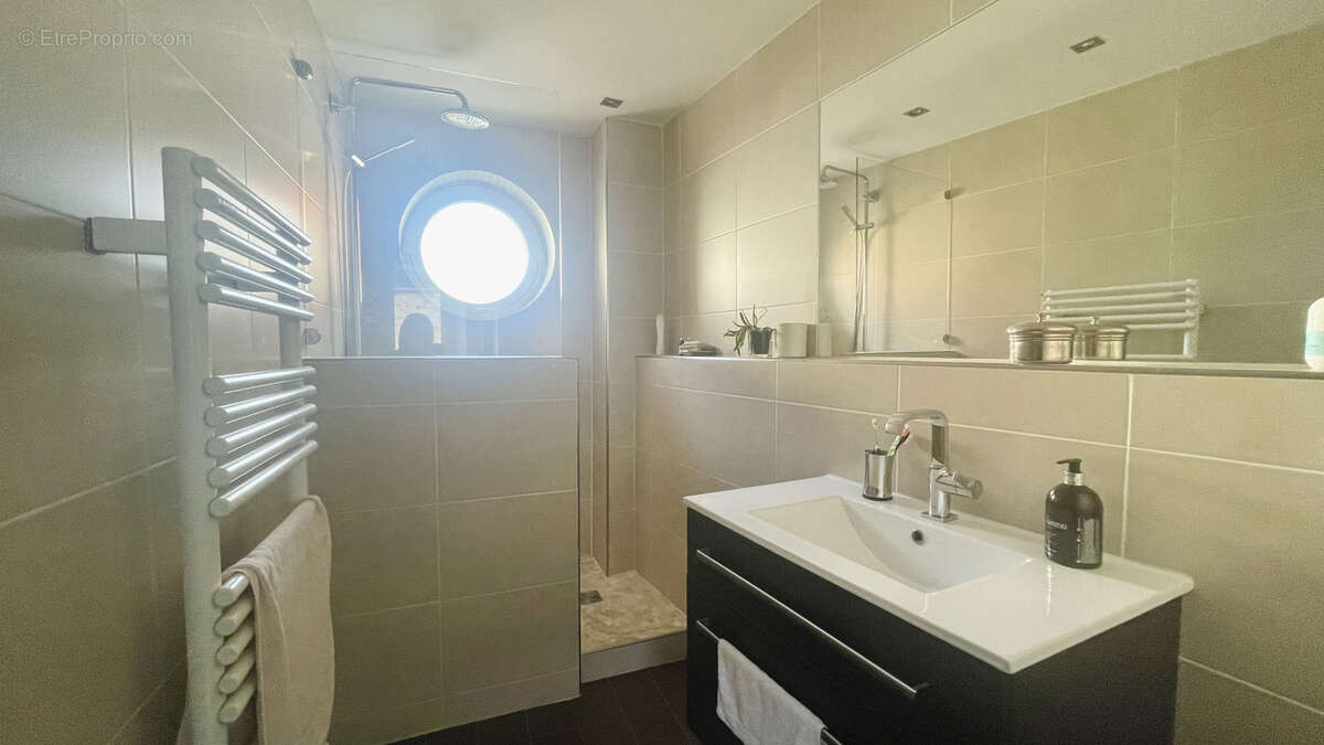 Maison à CRESPIERES