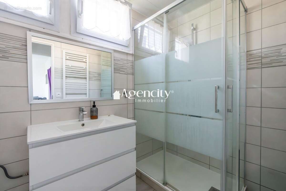 Appartement à TORCY