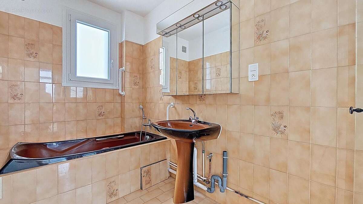 Photo 9 - Appartement à LES LILAS