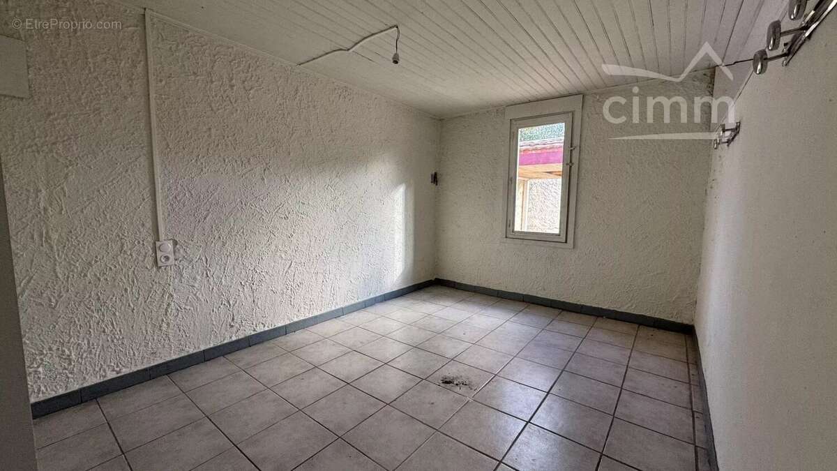 Maison à SAINT-BARTHELEMY-DE-VALS