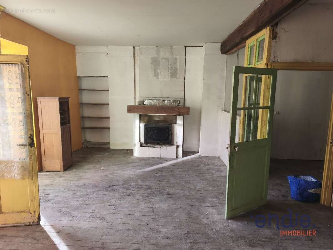 Maison à THENEUILLE