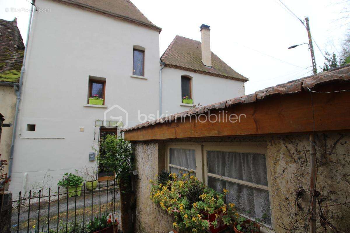 Maison à SAINT-CAPRAISE-DE-LALINDE