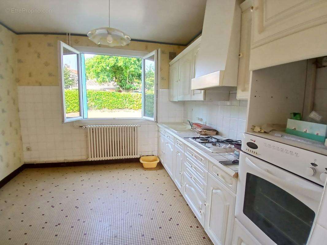 Maison lumineuse 4 chambres avec terrain clos et arboré - photo 3