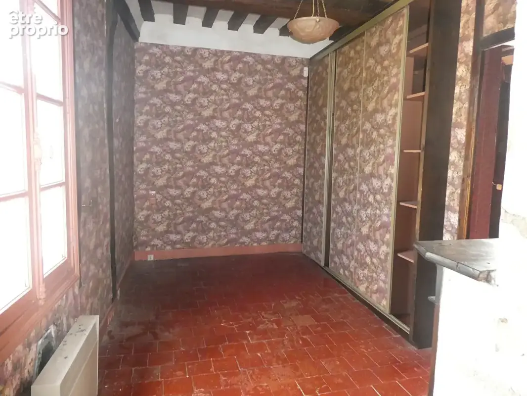 Maison Pont L Eveque, 2 chambres et grenier sur la totalité, travaux à prévoir. - photo 9