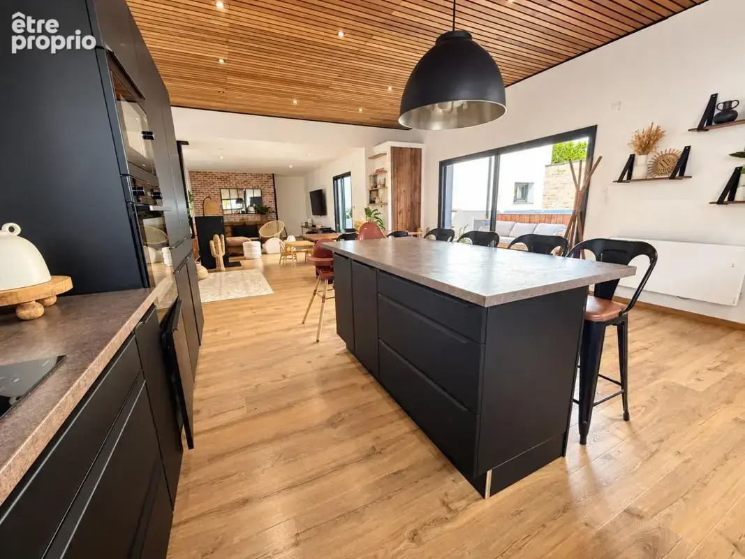Maison 5 pièces 138 m² à vendre à Sainte-Soulle (17220) - photo 3