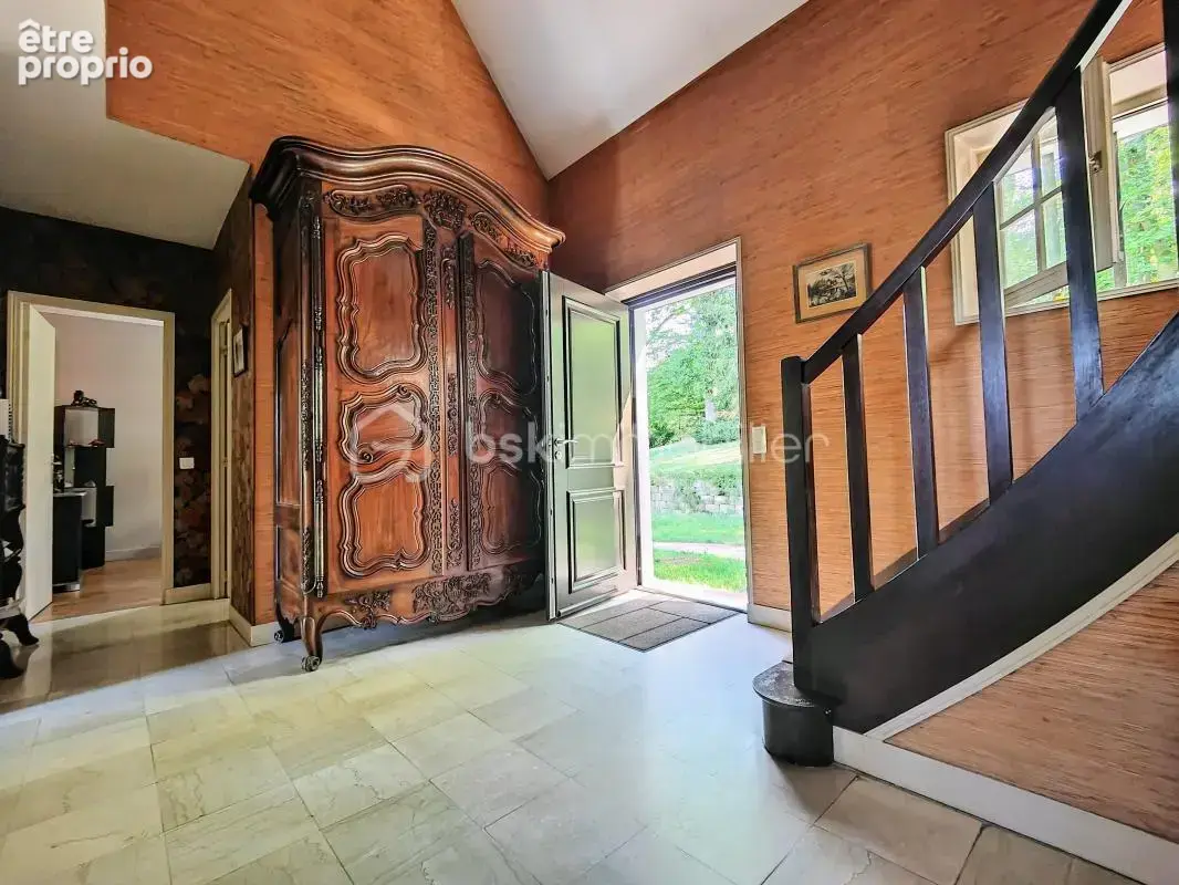 Maison d'exception dans un parc boisé privé avec tennis - photo 7