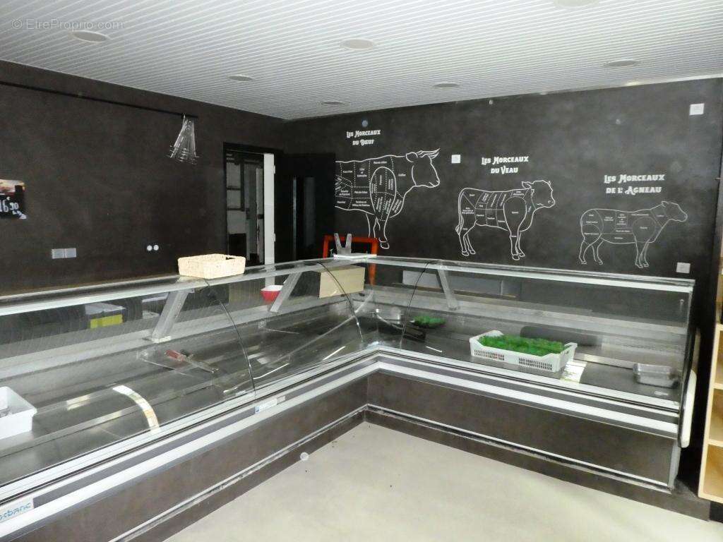 Commerce à SAINT-JEAN-BREVELAY