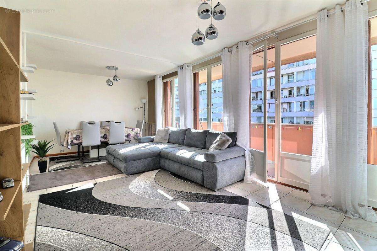 Appartement à CHENOVE