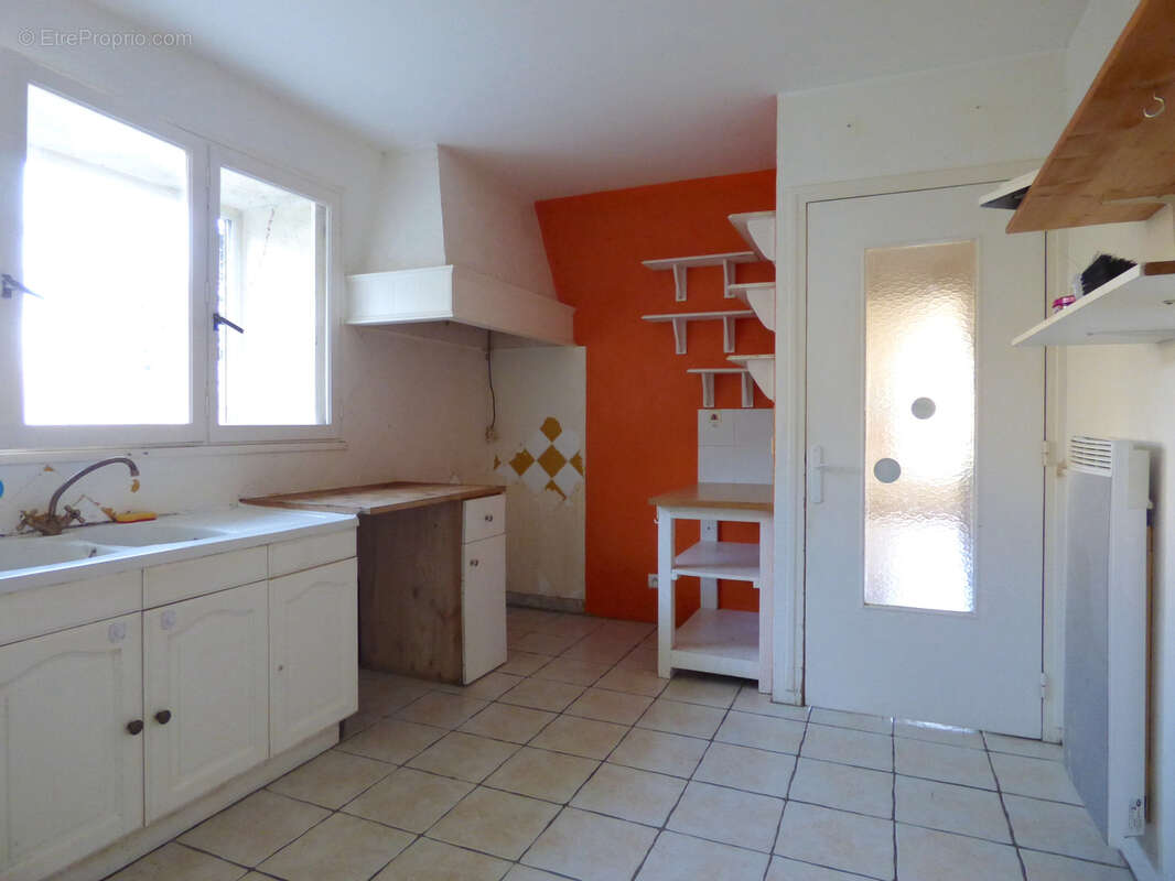 Maison à BONNEUIL-MATOURS