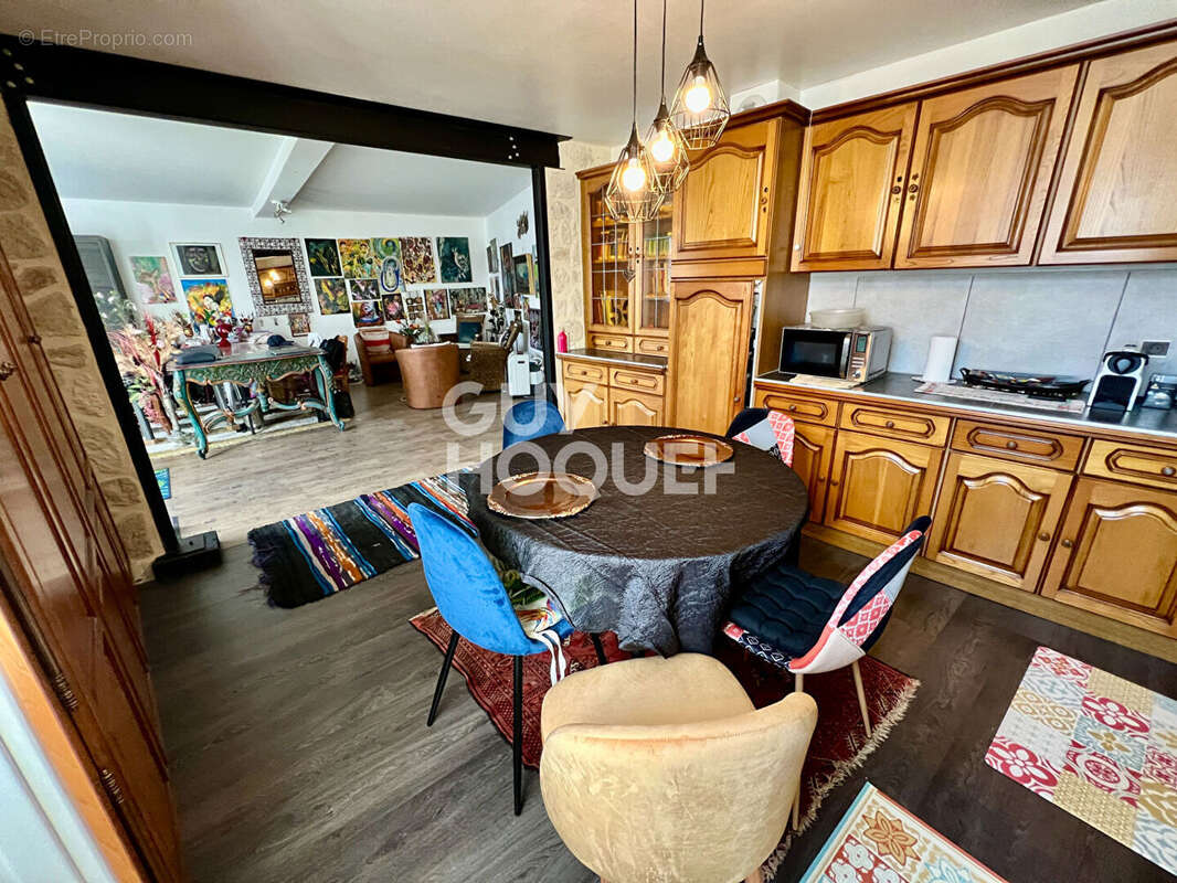 Maison à POUILLY-LES-FEURS