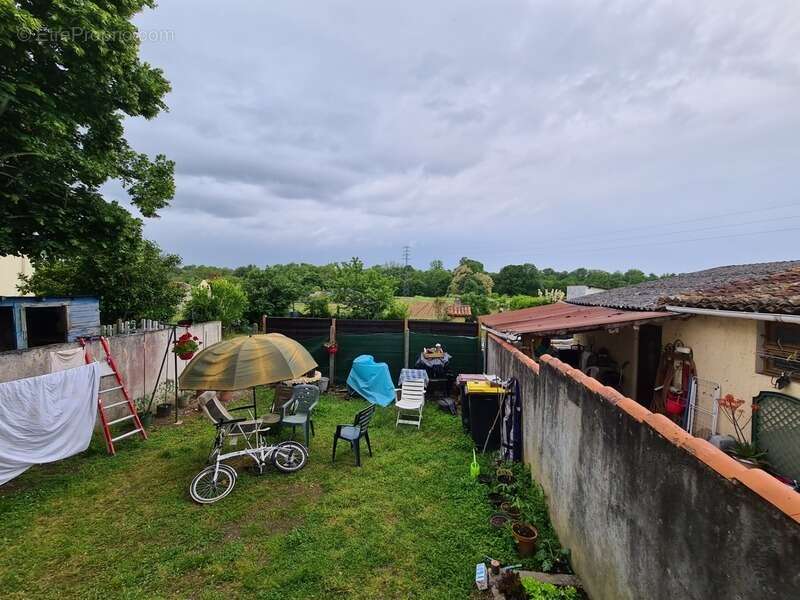 Maison à SAINT-YRIEIX-SUR-CHARENTE