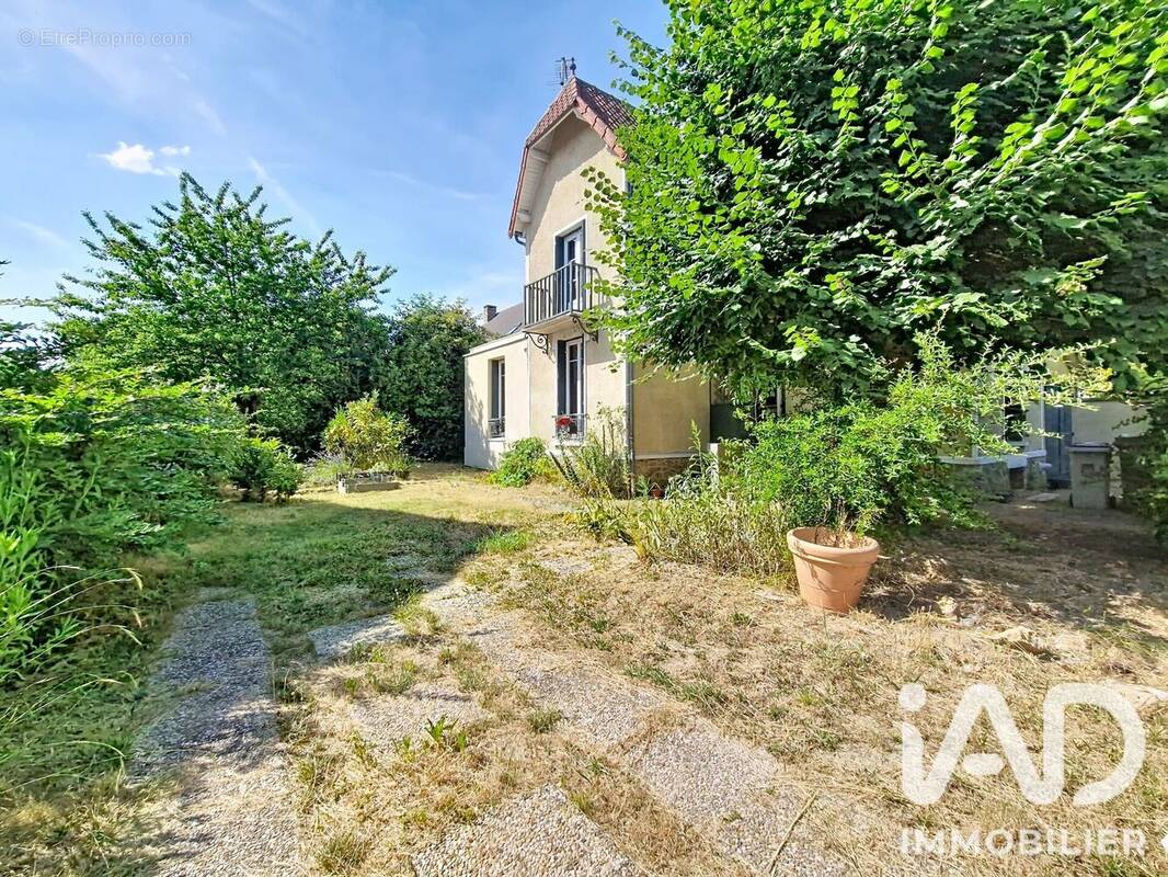 Photo 1 - Maison à RIS-ORANGIS