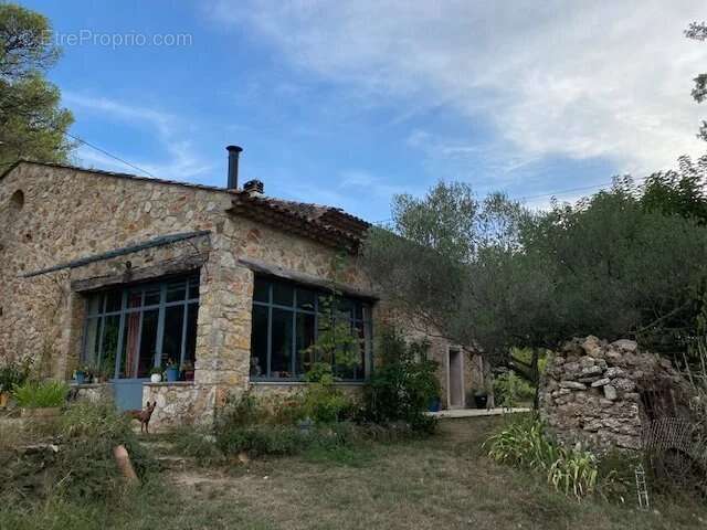 Maison à ENTRECASTEAUX