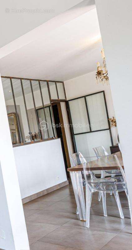 Élégante bastide avec vue mer, piscine et 160 m² d'annexes - photo 6