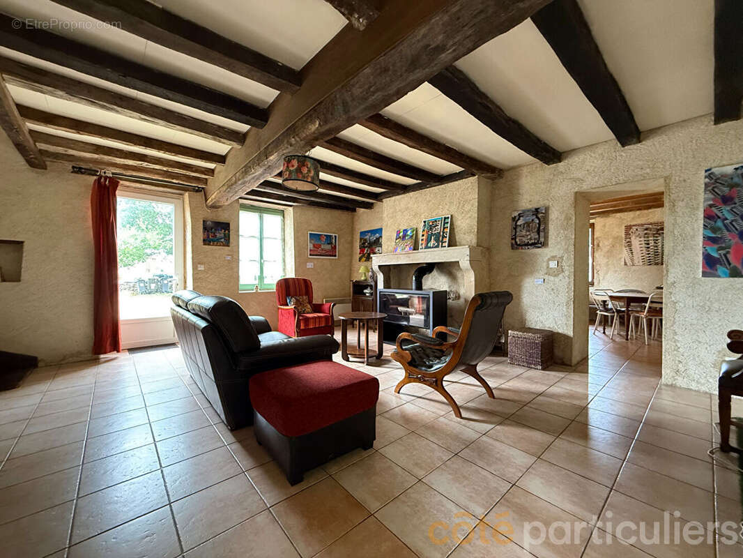 Maison à AINAY-LE-VIEIL