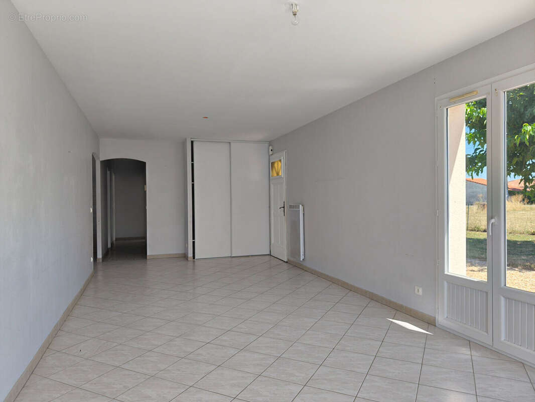Maison à MESNAC