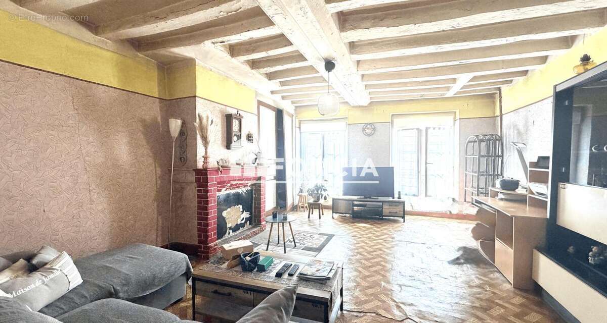 Maison à Rénover 3 pièces, 2 chambres avec garage et beau jardin en Centre Ville de La Flèche - photo 12