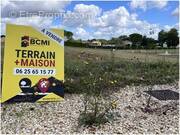 Terrain à CHAMPNIERS