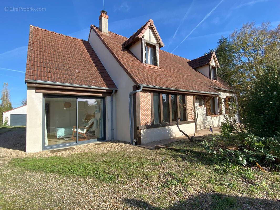 Maison à LOURY