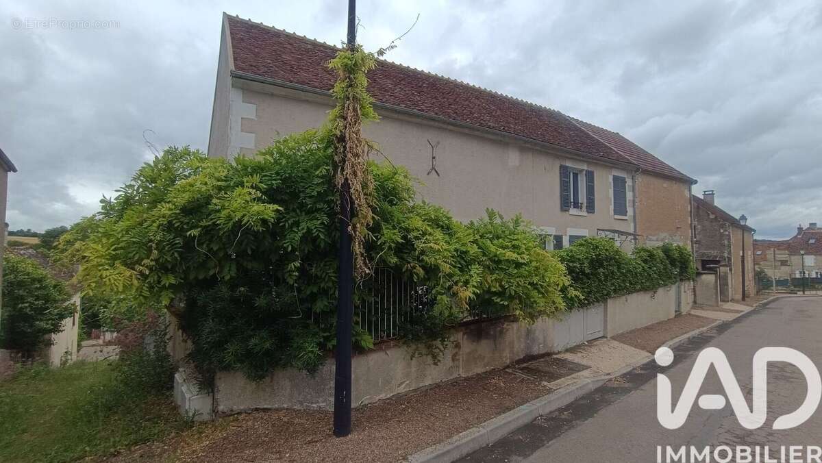 Maison 85 m² à Mailly-La-Ville  - photo 5
