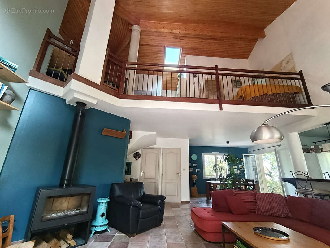 Maison à LACROIX-FALGARDE