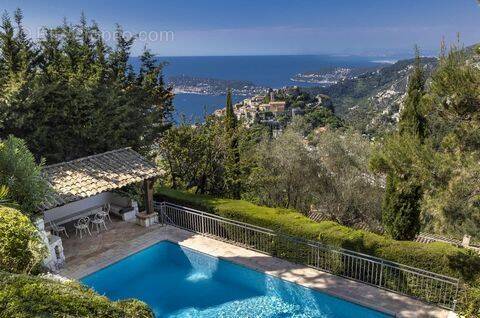 Maison à EZE