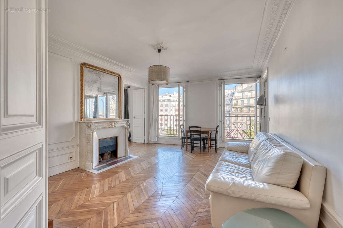 Appartement à PARIS-9E