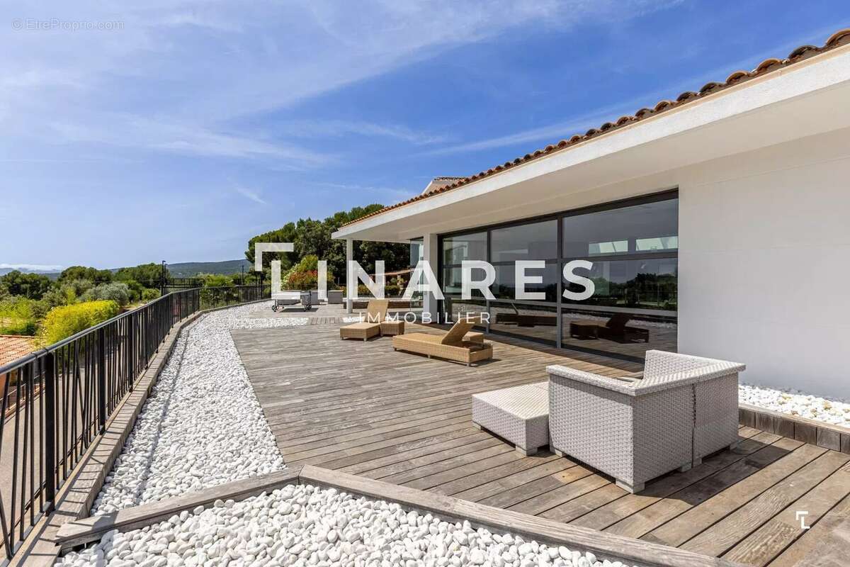 LA MAJESTUEUSE - Propriété d'exception de 500m² - Piscines - Dépendances - 83740 LA CADIÈRE D'AZUR - photo 4