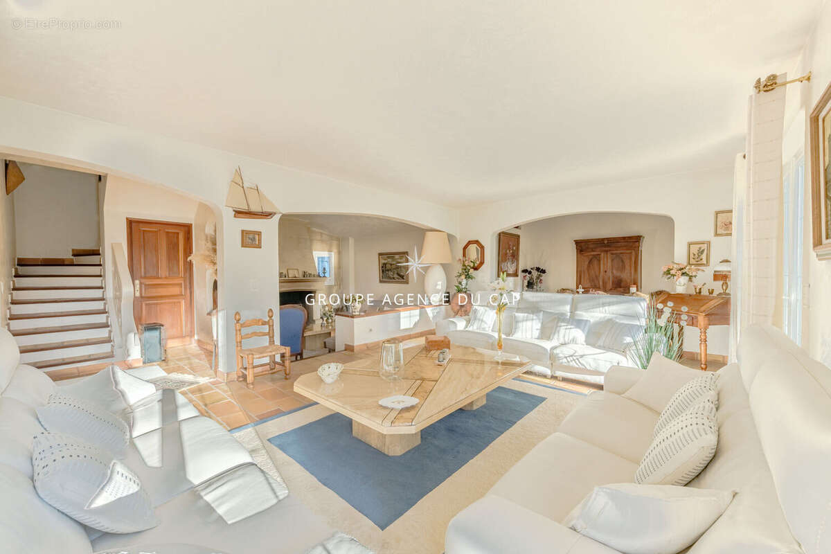 Maison à FREJUS