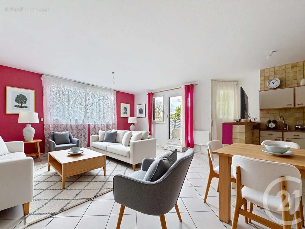 Appartement à SATHONAY-CAMP