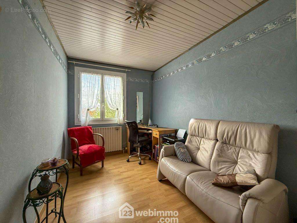 de belles dimensions. - Maison à POUZAUGES