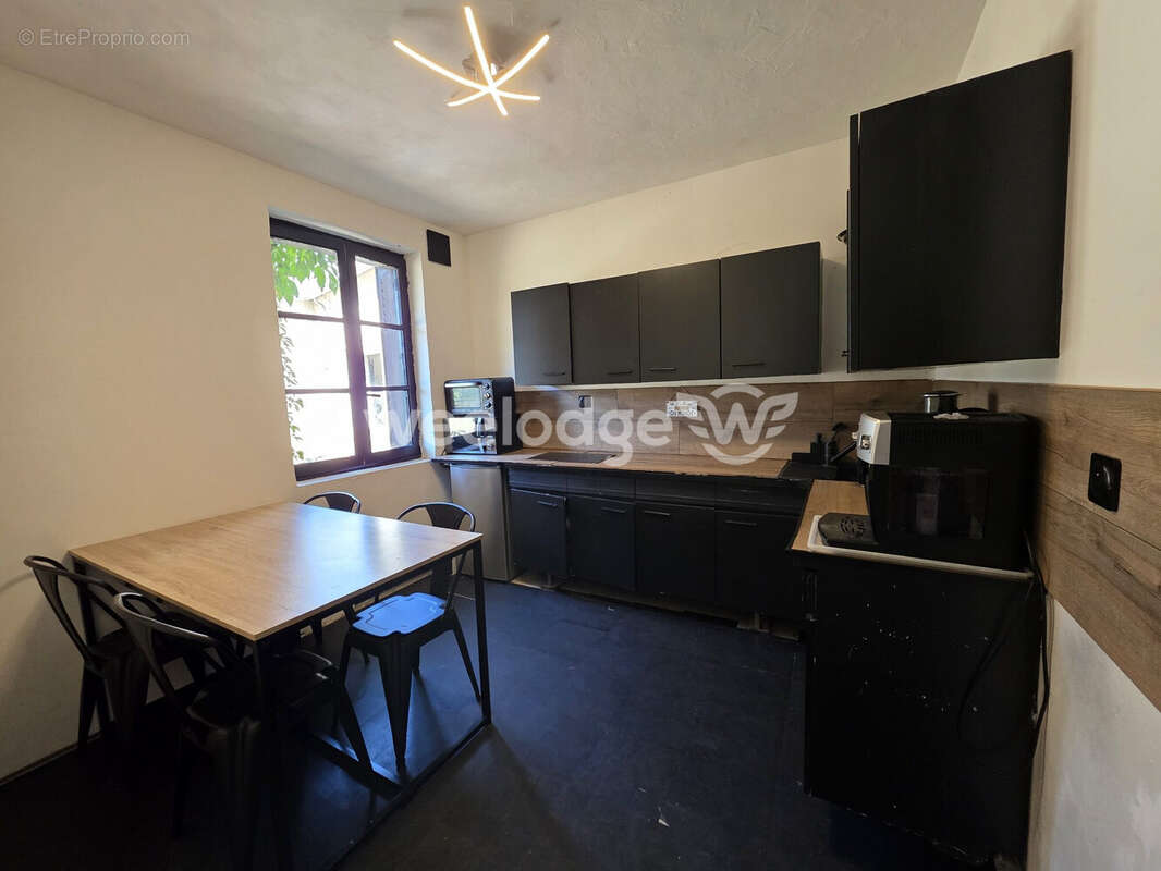 Maison 400 m² à Saint-Prest  - photo 3
