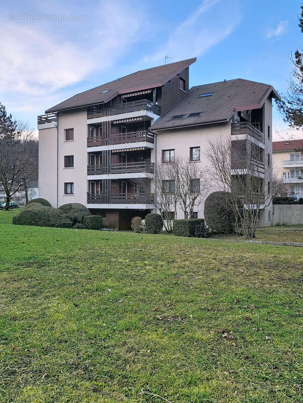 Rumilly - Appartement 3 chambres - Terrasse - Cave - Garage - photo 12