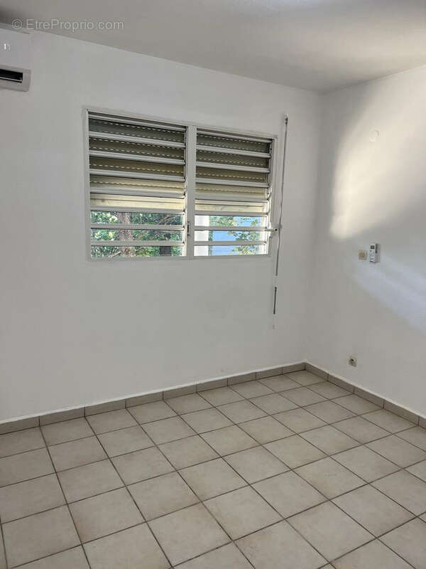 Appartement à LES ABYMES