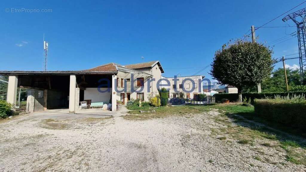 Maison à SAINT-HILAIRE-DU-ROSIER