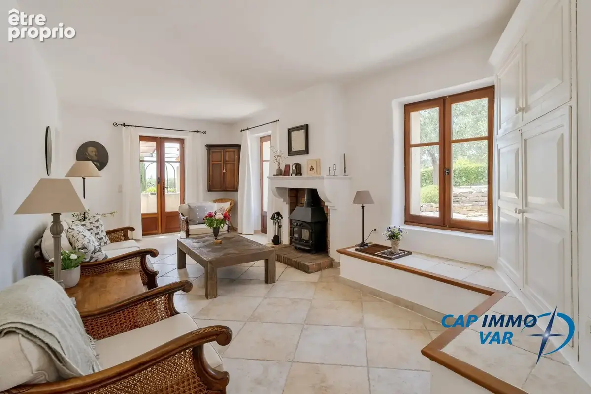 Maison 6 pièces 206 m² à vendre à La Cadiere-D'azur (83740) - photo 9