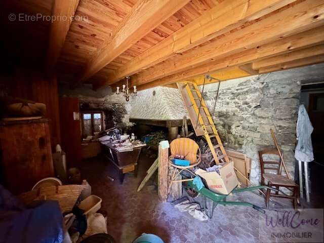 Maison à ALBIEZ-MONTROND