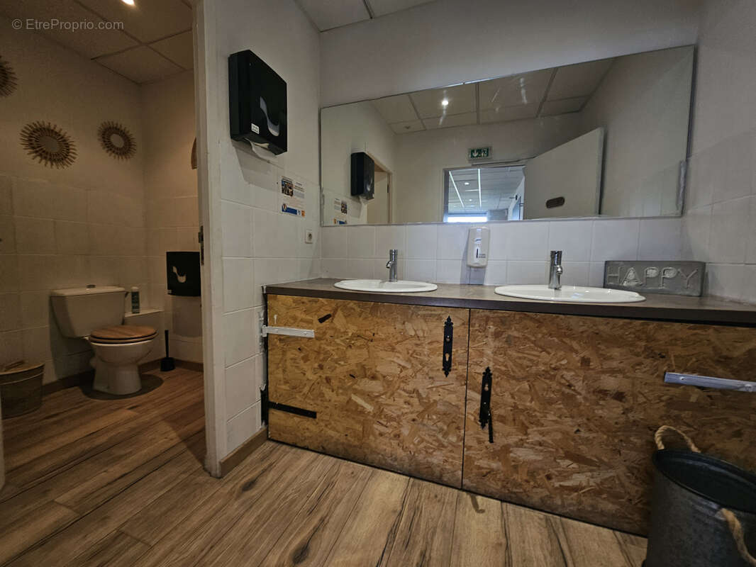 Commerce à LUNEL-VIEL