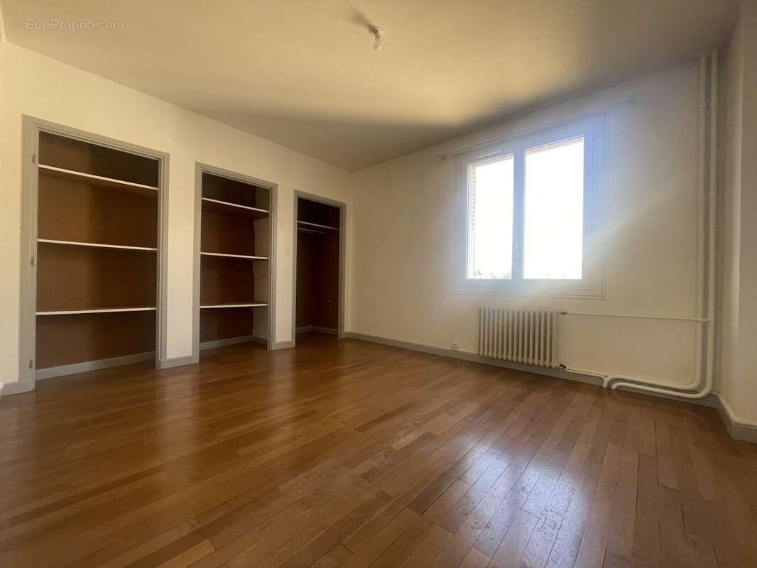 Appartement 85 m² à Romans-Sur-Isere  - photo 4